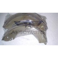 MB858877 BALATA ARKA L200 00-06